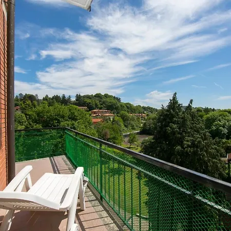 Cerro Maggiore Sleeps 4 アパート