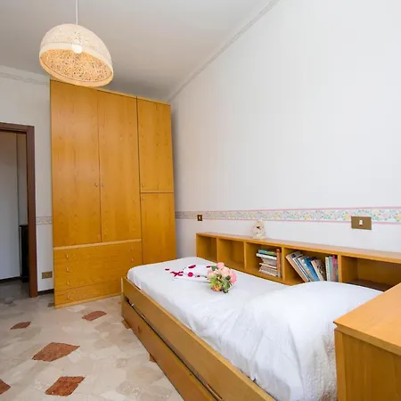 Cerro Maggiore Sleeps 4 アパート Cerro (Laveno-Mombello)