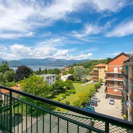Cerro Maggiore Sleeps 4 アパート Cerro (Laveno-Mombello)