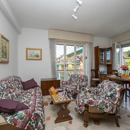 Cerro Maggiore Sleeps 4 * Cerro (Laveno-Mombello)