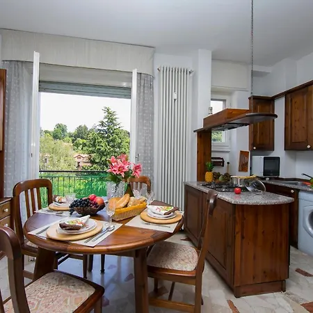 Cerro Maggiore Sleeps 4 アパート