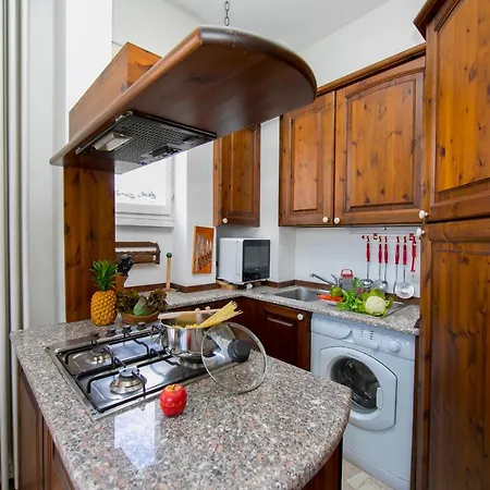 Cerro Maggiore Sleeps 4 Cerro (Laveno-Mombello)