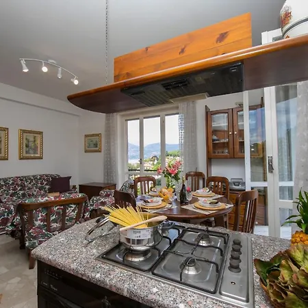 Cerro Maggiore Sleeps 4 *